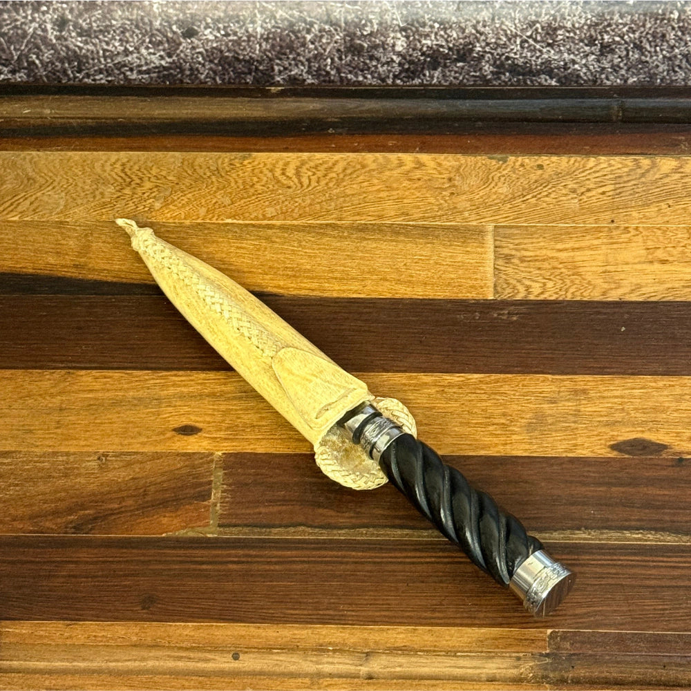 Cuchillo · Madera Negra Espiral