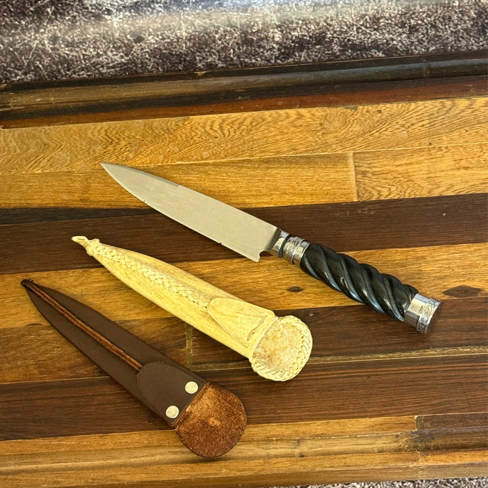 Cuchillo · Madera Negra Espiral