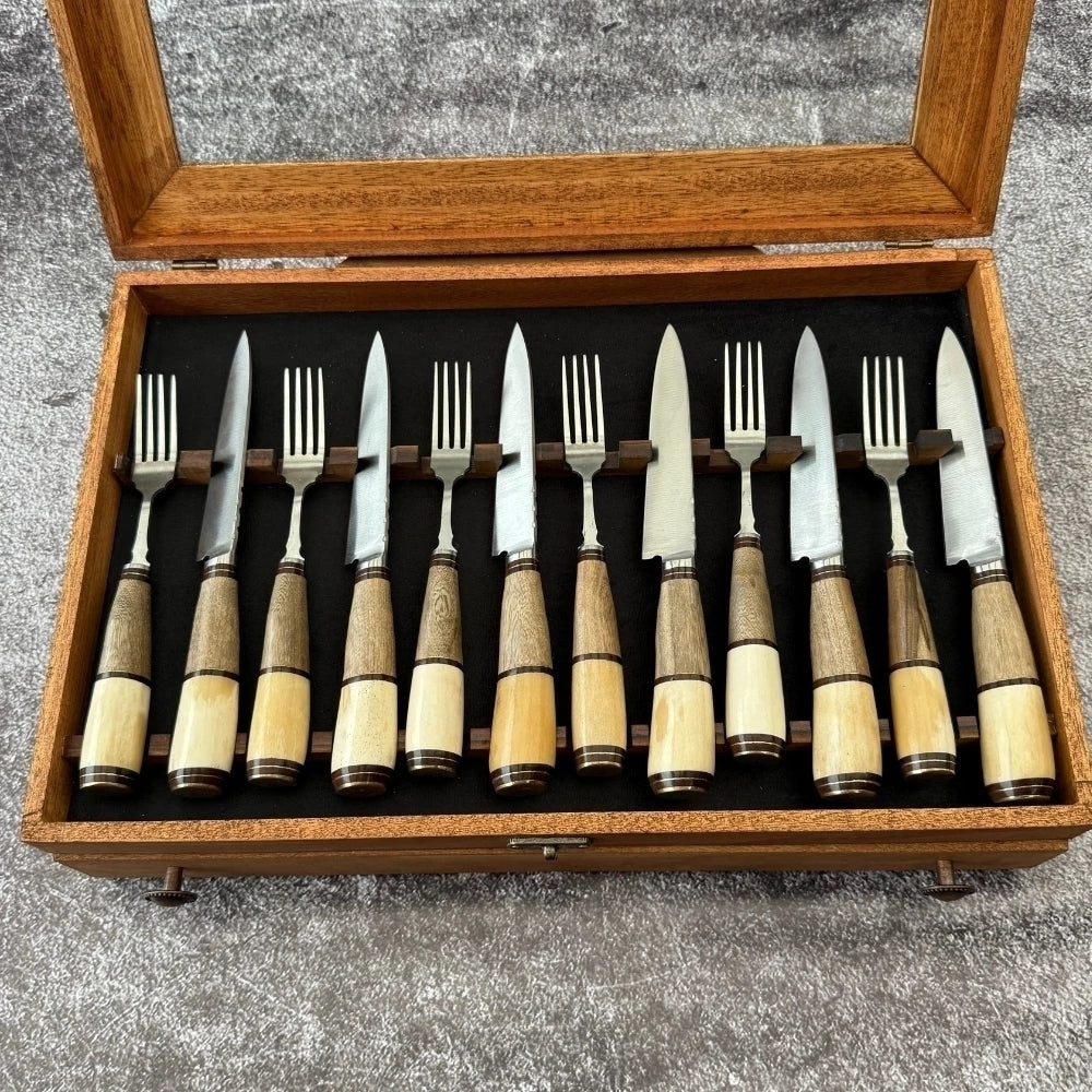Juego de Cubiertos · Hueso, Madera y Bronce