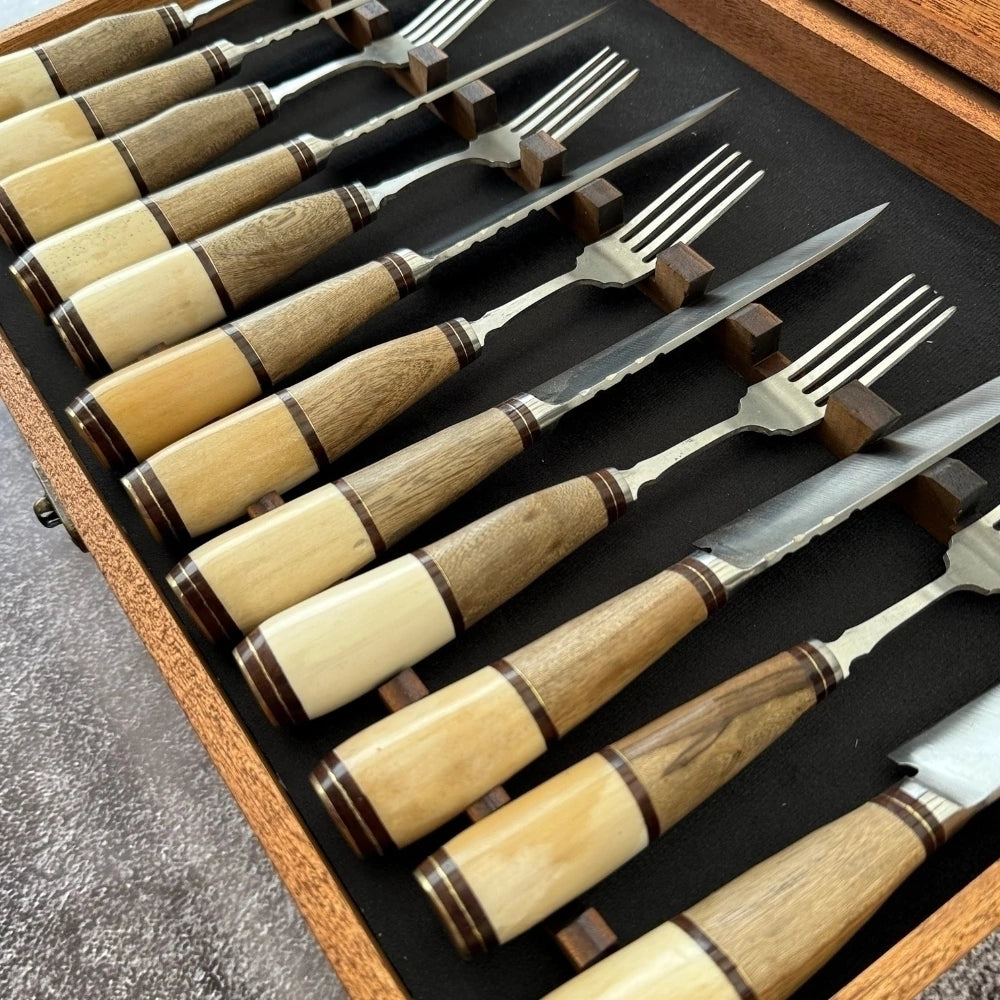 Juego de Cubiertos · Hueso, Madera y Bronce