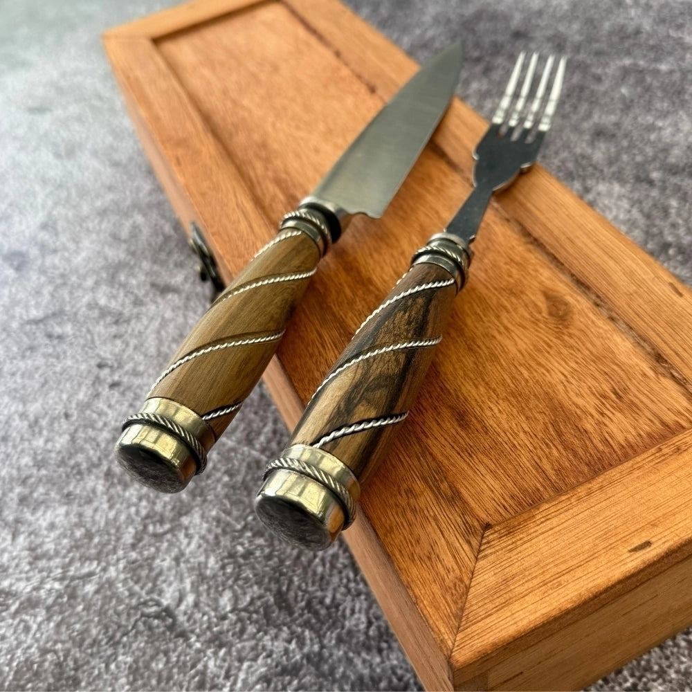 Set de Mesa · Madera Galloneada y Alpaca
